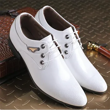 2020 Nova Moda dos Homens Brancos Festa de Casamento Sapatos de Couro Britânico Homem Casual Oxfords Mens Lace Up-Vestido do Escritório de Negócios de Sapatos
